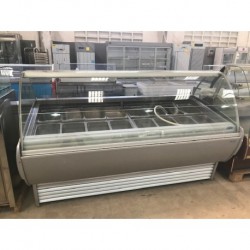 Vitrina expositora helados 24 cubetas con muebles latereles